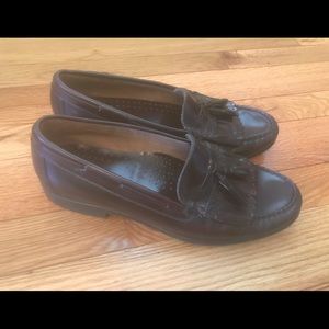 Bass tassel loafer dress shoes. Men’s size9 1/2D